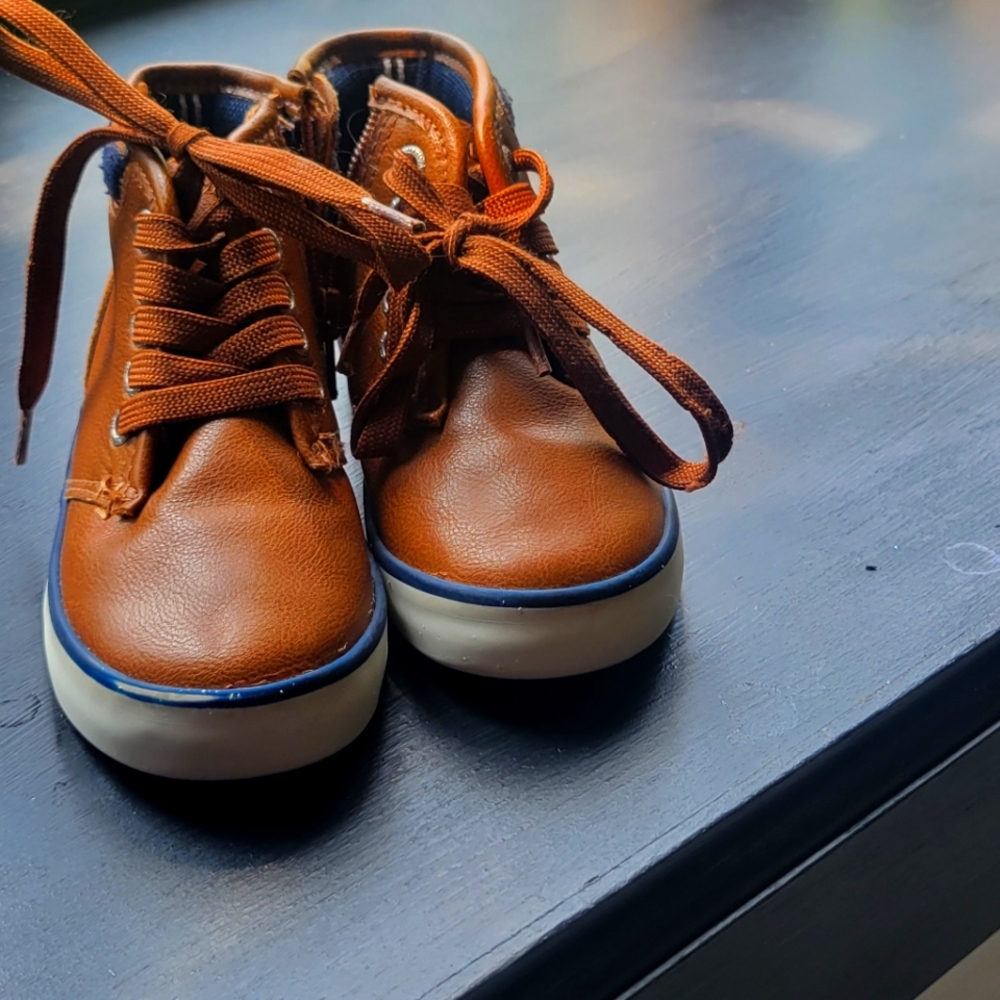 Used Nautica Sneaker/ Boot Toddler 8 Brown Leather With Navy Piping